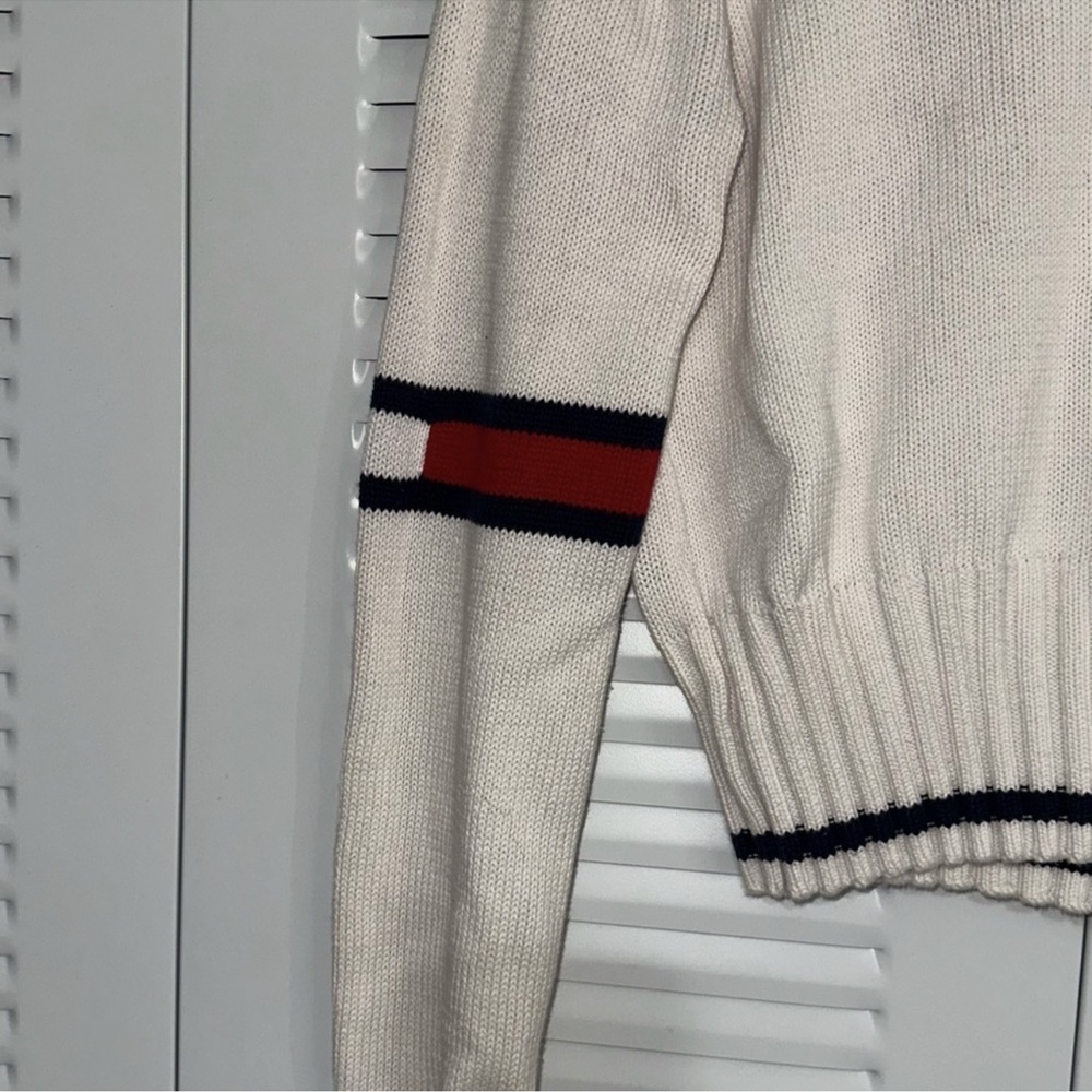 VINTAGE Tommy Hilfiger Cropped Sweater with Iconic TH Colorway Accents - Picture 3 of 7